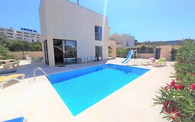 Villa Paula With Private Pool Close To The Beach And Strip