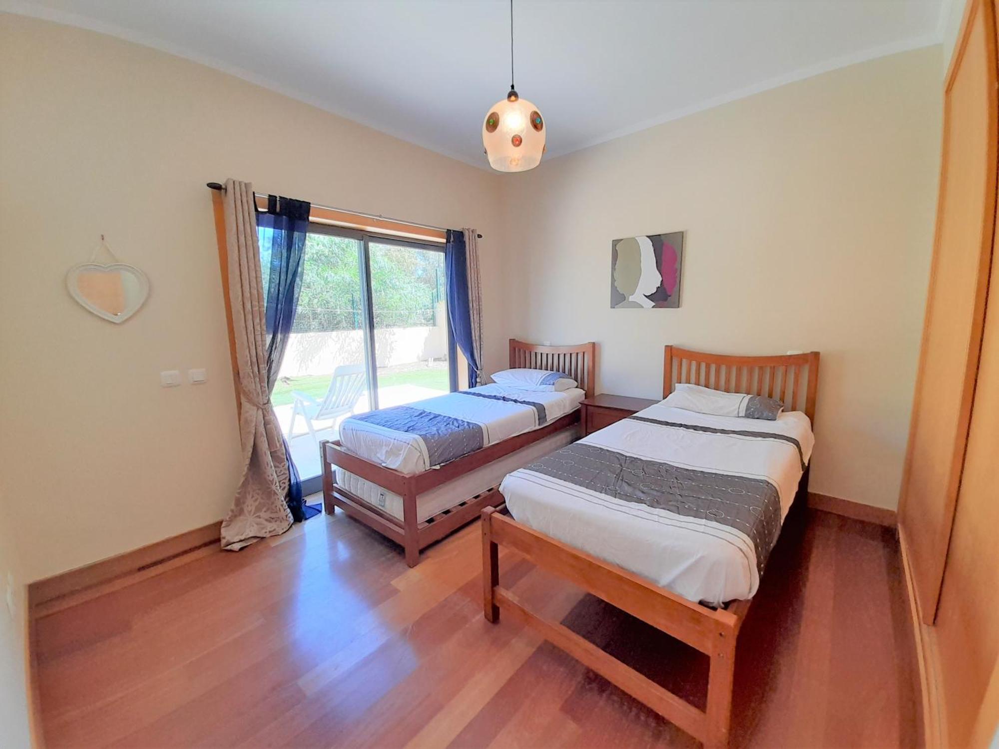 Villa Paula With Private Pool Close To The Beach And Strip Albufeira Exterior photo